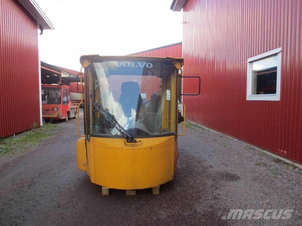 Volvo L 180 D Kabíny a interiér