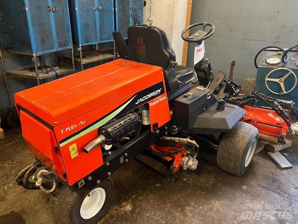 Jacobsen T-PLEX185 Samochodné kosačky