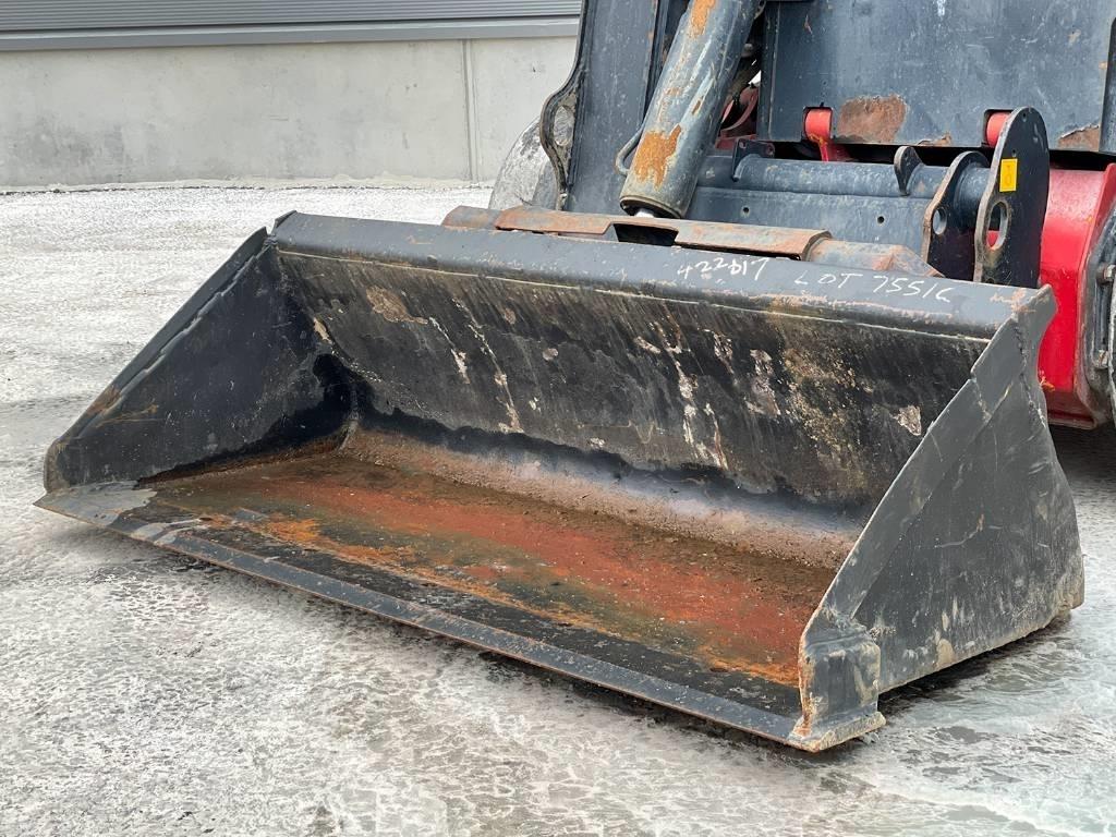 JCB R260 Šmykom riadené nakladače