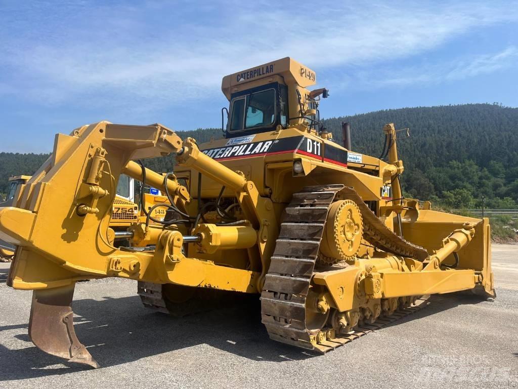 CAT D 10 Pásové dozéry