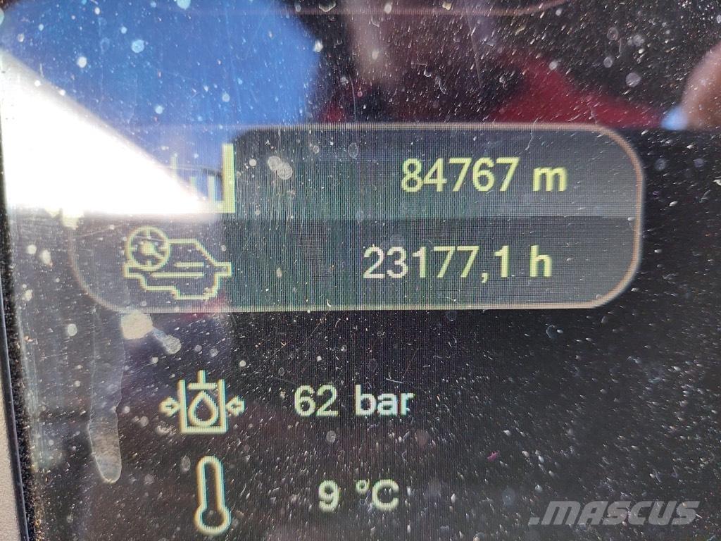 Komatsu 911 Harvestory