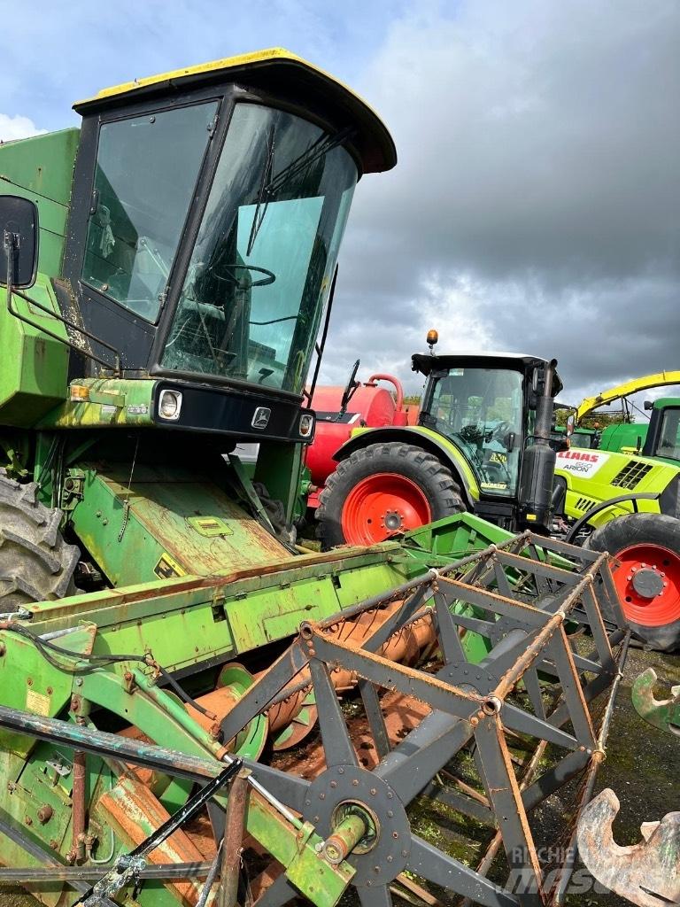 John Deere 1055 Kombinované zberacie stroje