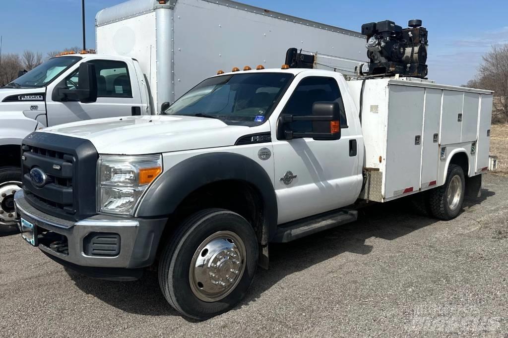 Ford F 550 XL SD Pásové žeriavy