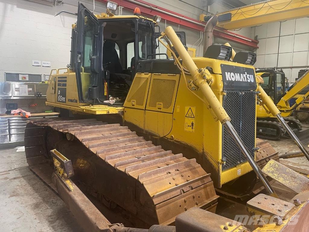 Komatsu D 65 PX-18 Pásové dozéry