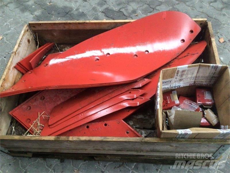  - - - 4 F. XMS950 ST Dvojstranné pluhy