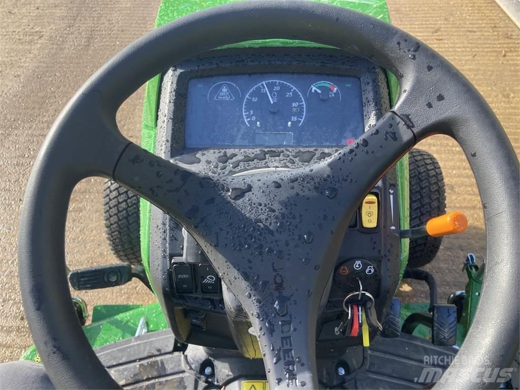 John Deere 1026R Kompaktné traktory