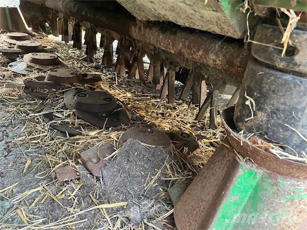 John Deere 131 Stroje na zber krmovín-príslušenstvo