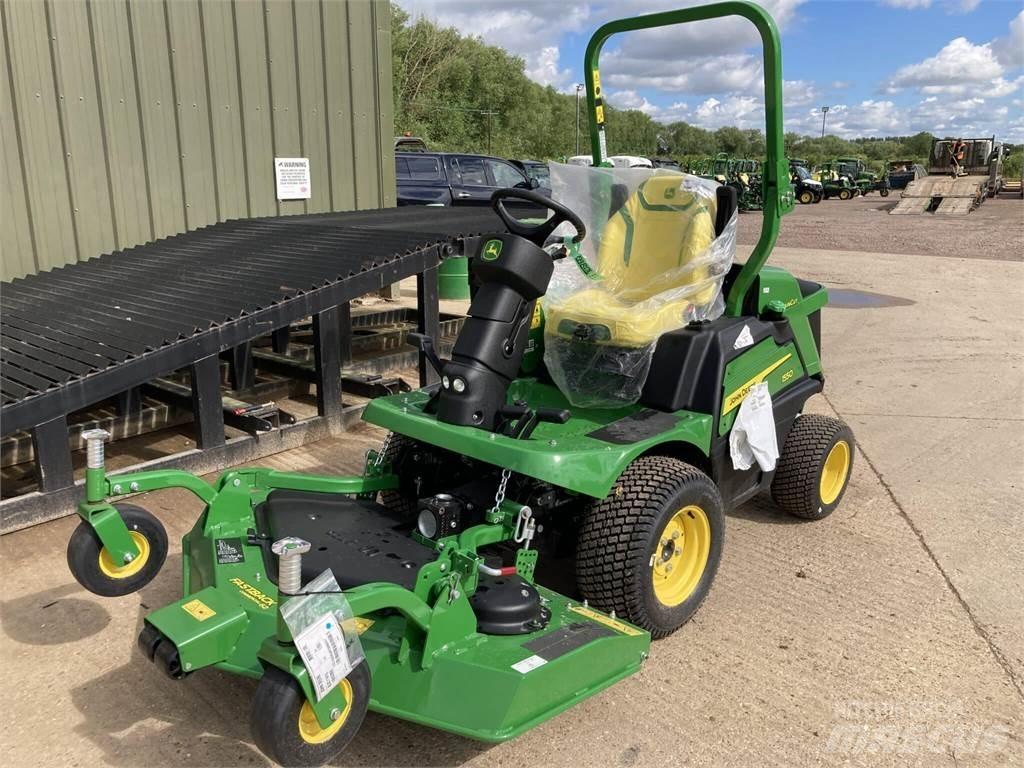 John Deere 1550 Samochodné kosačky