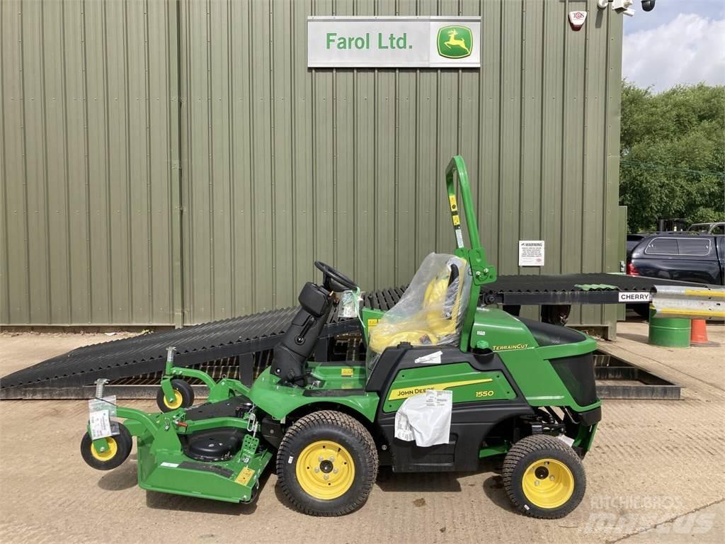 John Deere 1550 Samochodné kosačky