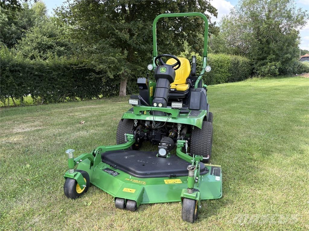 John Deere 1570 Samochodné kosačky