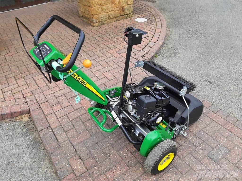 John Deere 220SL Vedené kosačky
