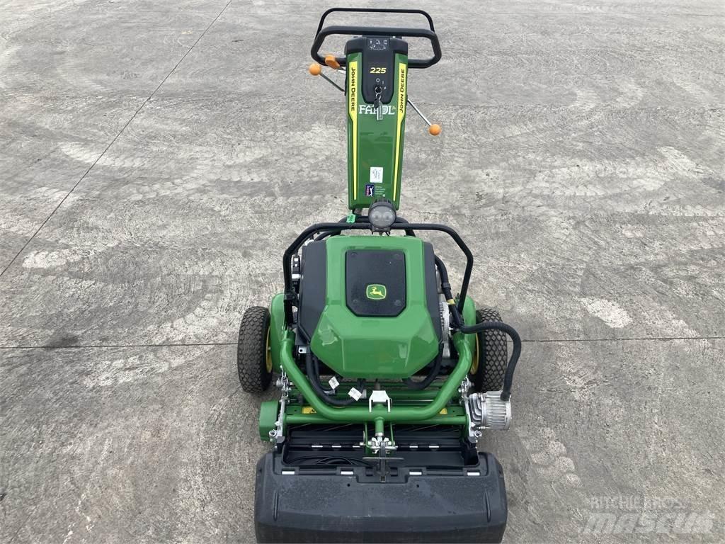 John Deere 225 E-cut Vedené kosačky