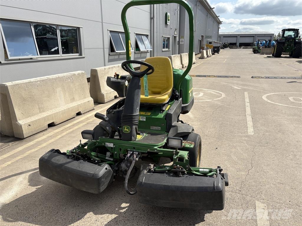 John Deere 2500E Vedené kosačky