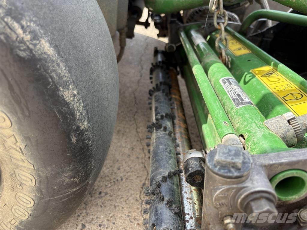 John Deere 2500E Vedené kosačky