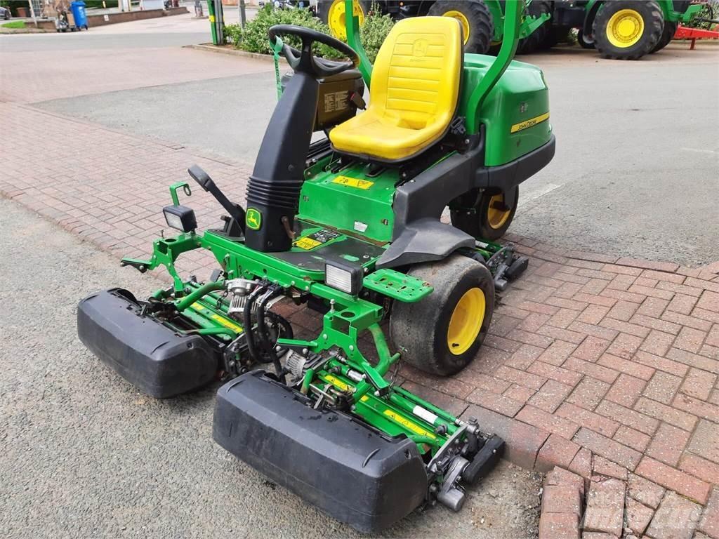 John Deere 2500EH Vedené kosačky