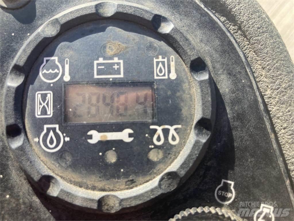 John Deere 2500EH Vedené kosačky