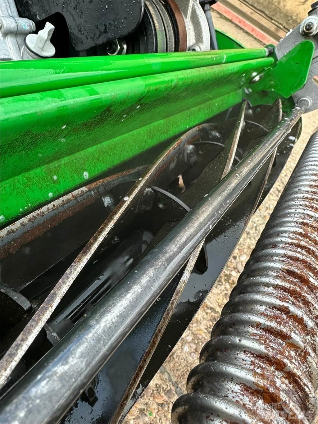 John Deere 260SL Vedené kosačky