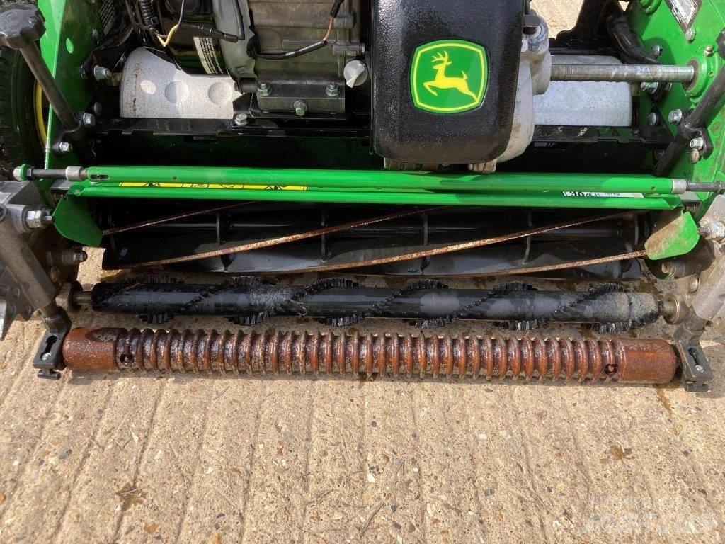 John Deere 260SL Vedené kosačky