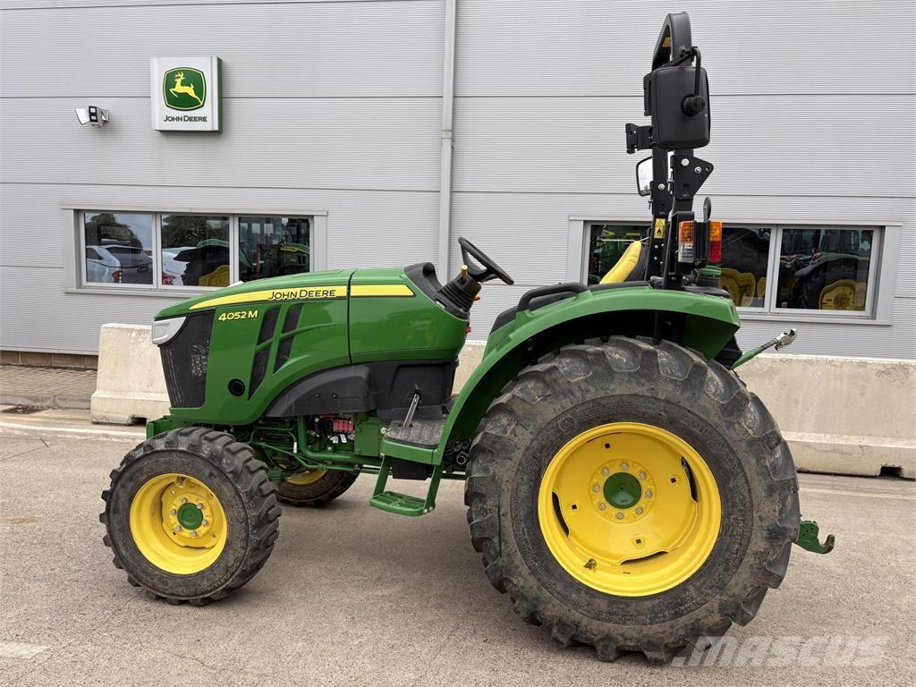 John Deere 4052M Kompaktné traktory
