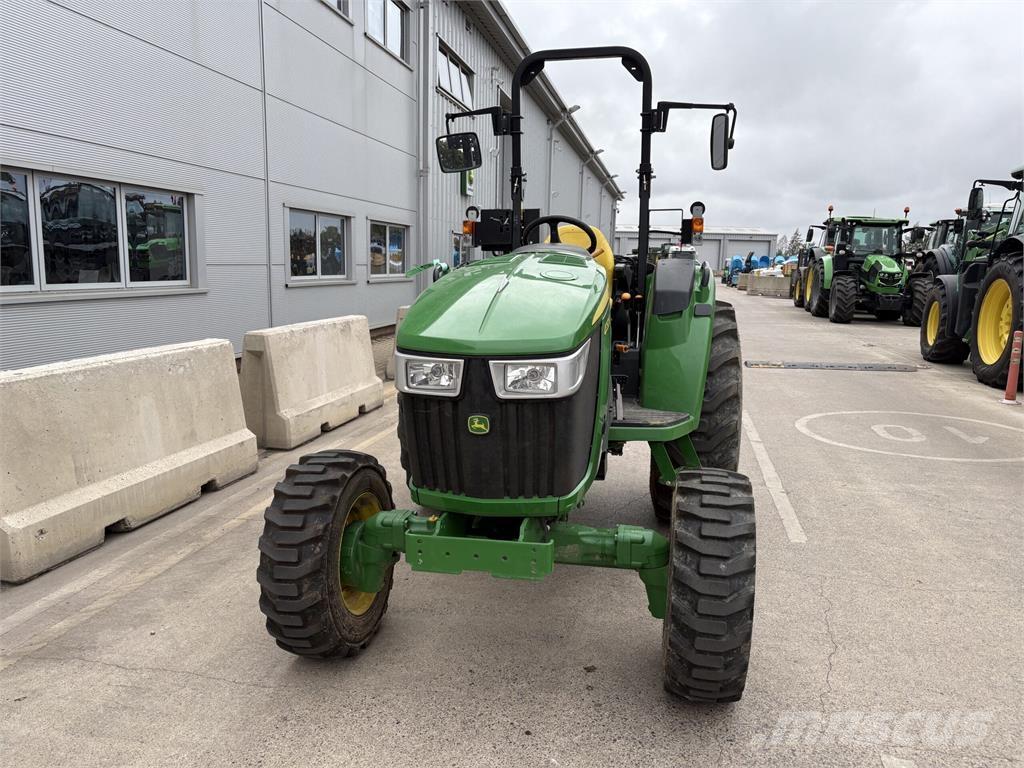 John Deere 4052M Kompaktné traktory