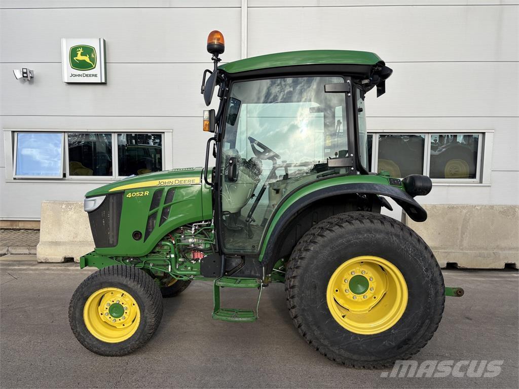 John Deere 4052R Kompaktné traktory