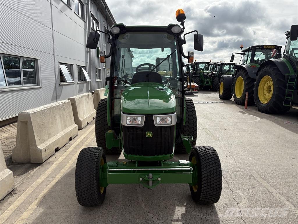 John Deere 4066R Kompaktné traktory