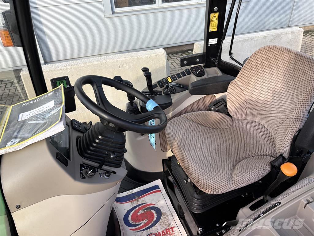 John Deere 4066R Kompaktné traktory