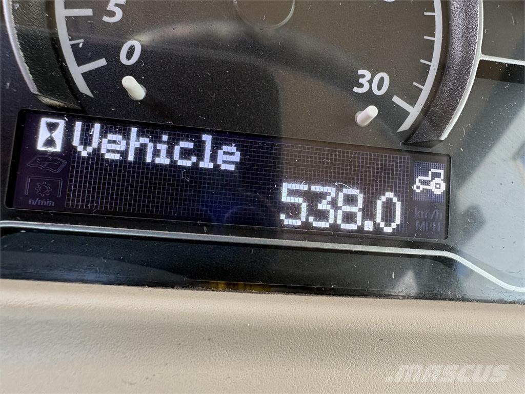 John Deere 4066R Kompaktné traktory