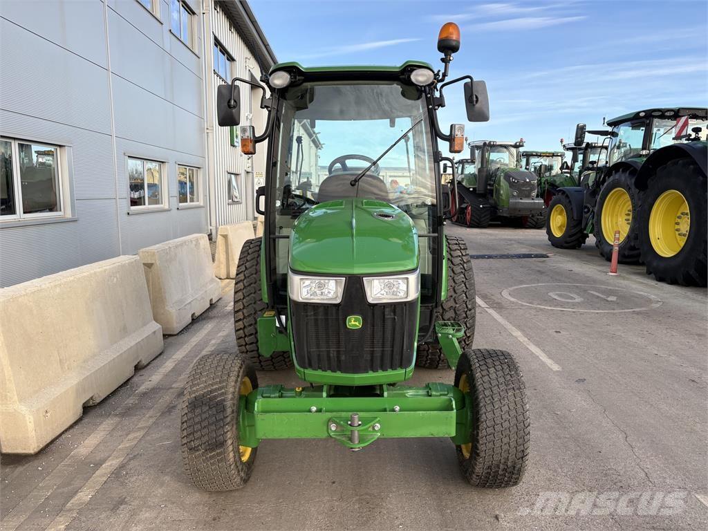 John Deere 4066R Kompaktné traktory
