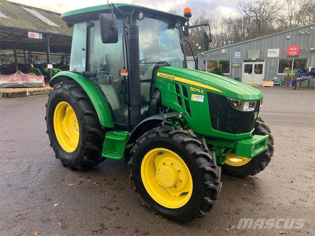John Deere 5075E Traktory