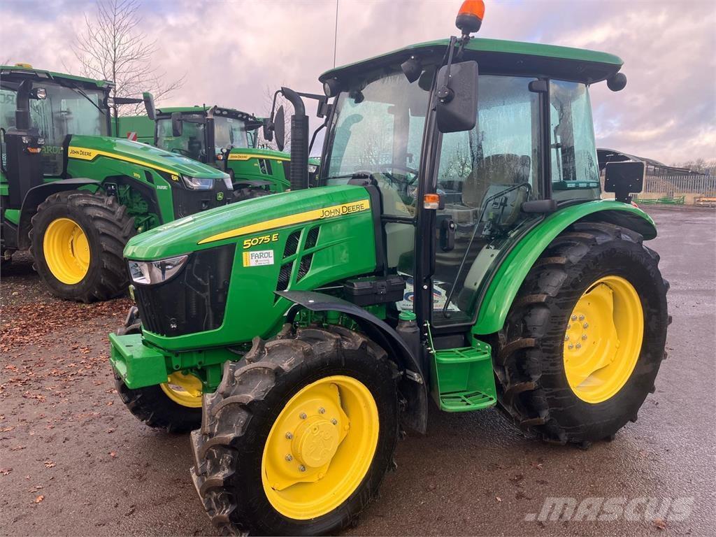 John Deere 5075E Traktory
