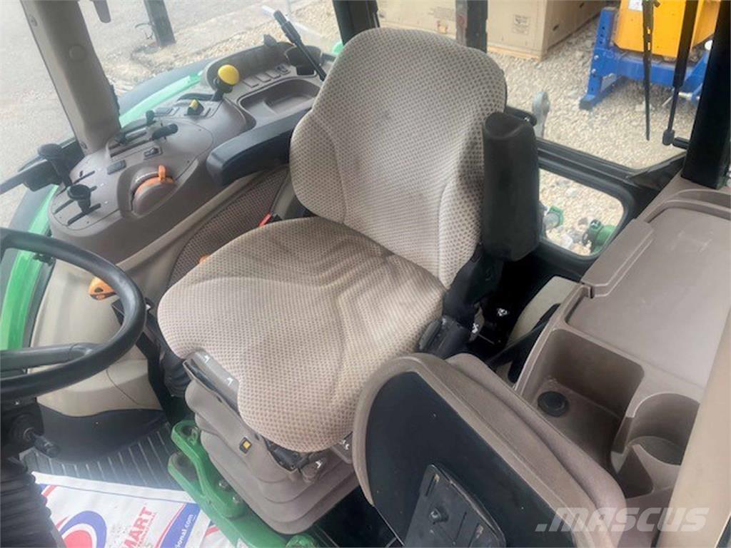 John Deere 5085M Traktory