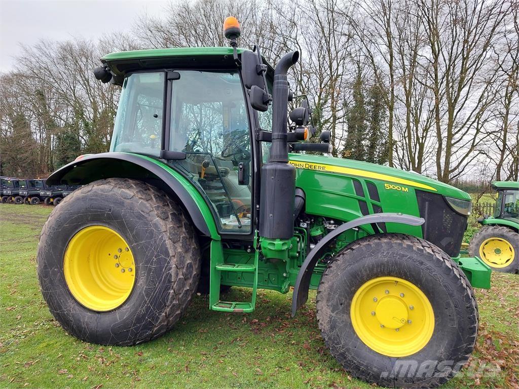 John Deere 5100M Traktory