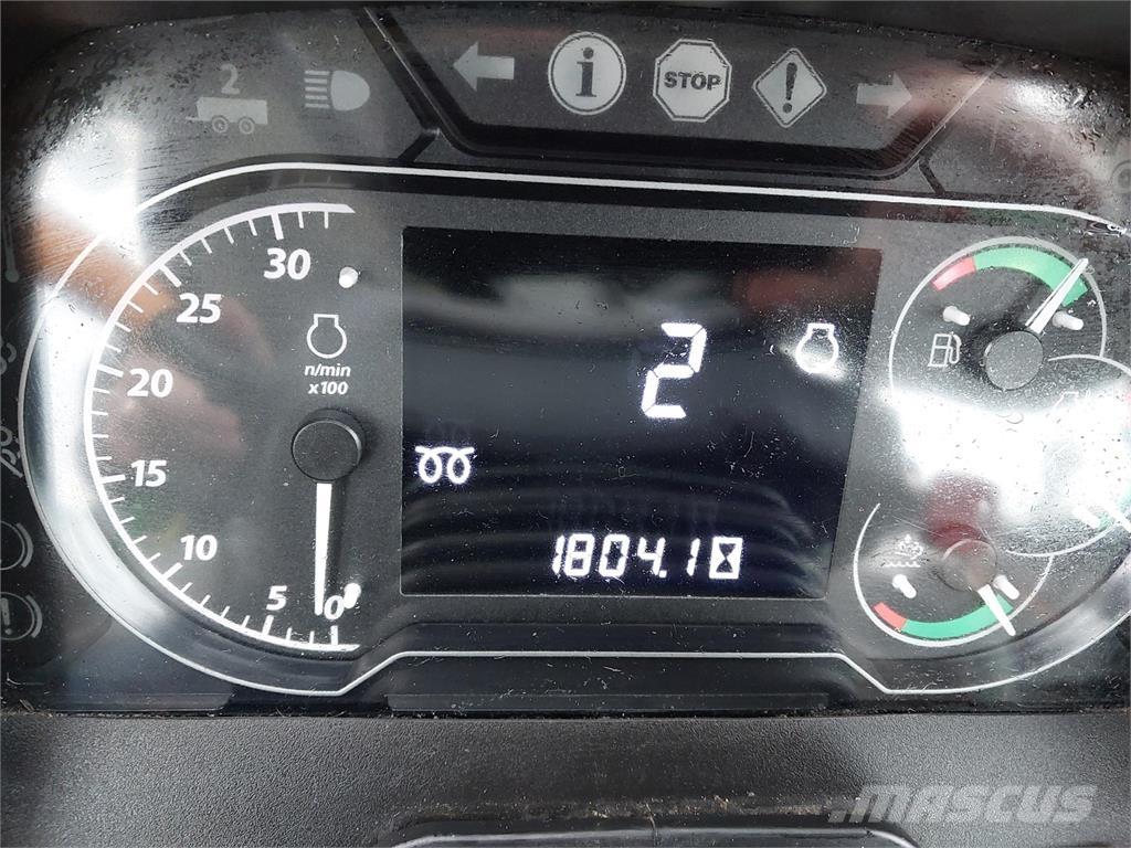 John Deere 5100M Traktory