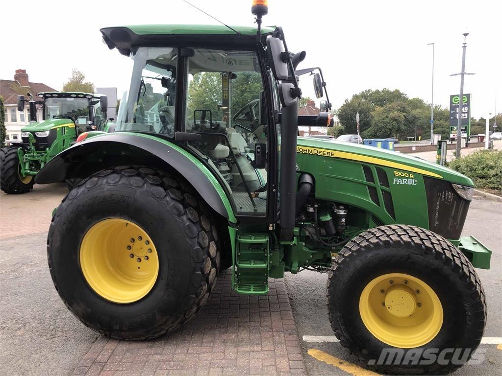 John Deere 5100R Traktory