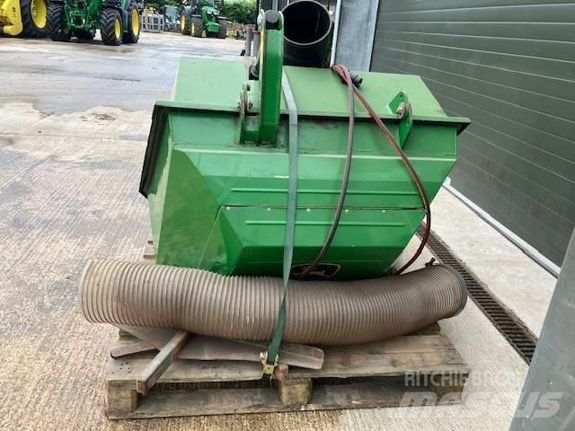 John Deere 580L Komunálna technika - ostatné