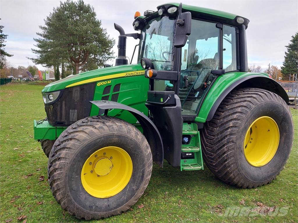 John Deere 6100M Traktory