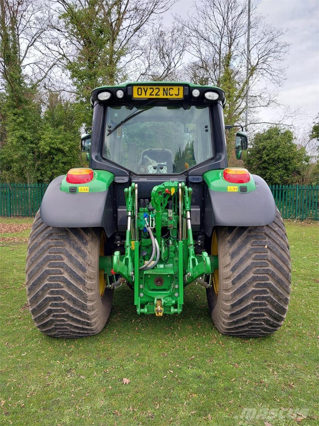 John Deere 6100M Traktory