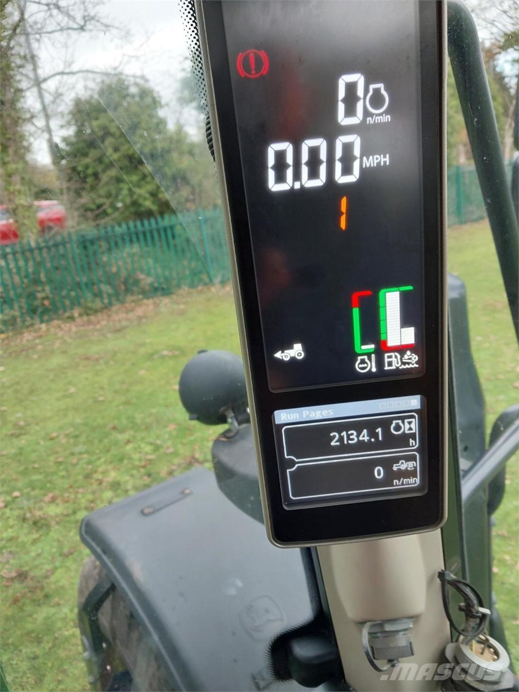 John Deere 6100M Traktory