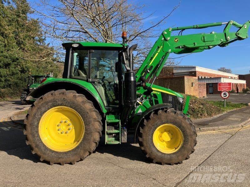 John Deere 6110M Traktory