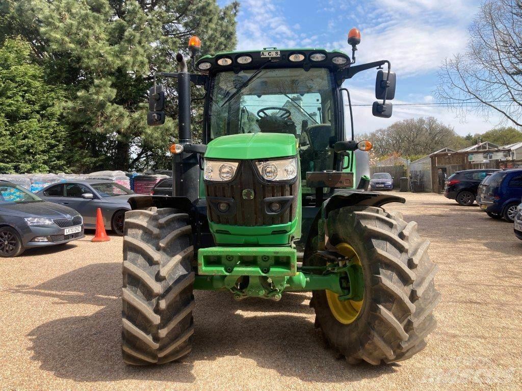 John Deere 6130R Traktory