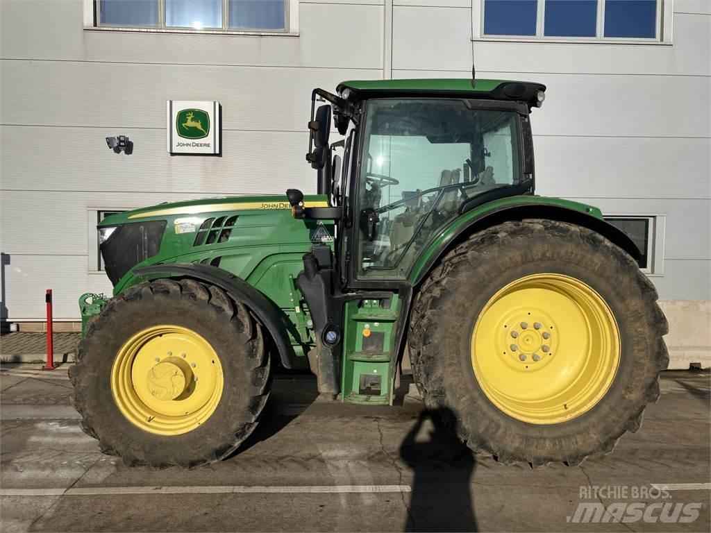 John Deere 6155R Traktory