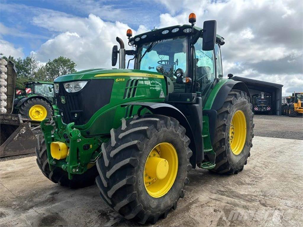 John Deere 6215R Traktory