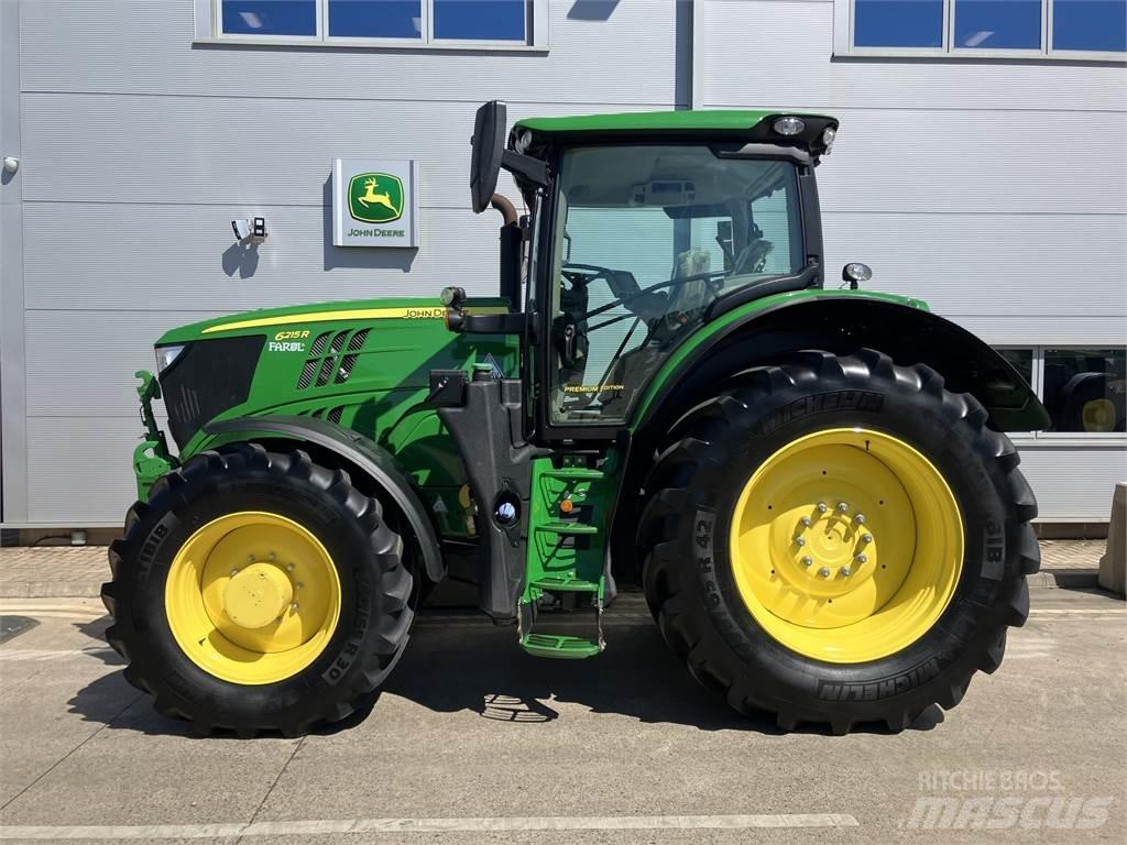 John Deere 6215R Traktory
