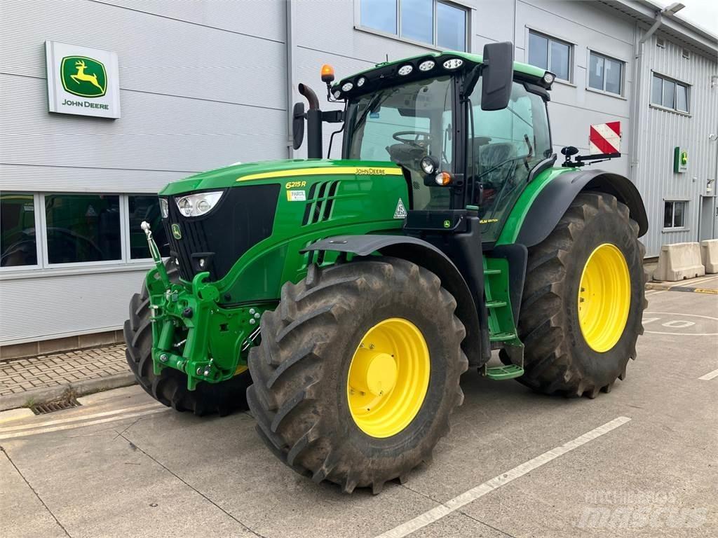 John Deere 6215R Traktory