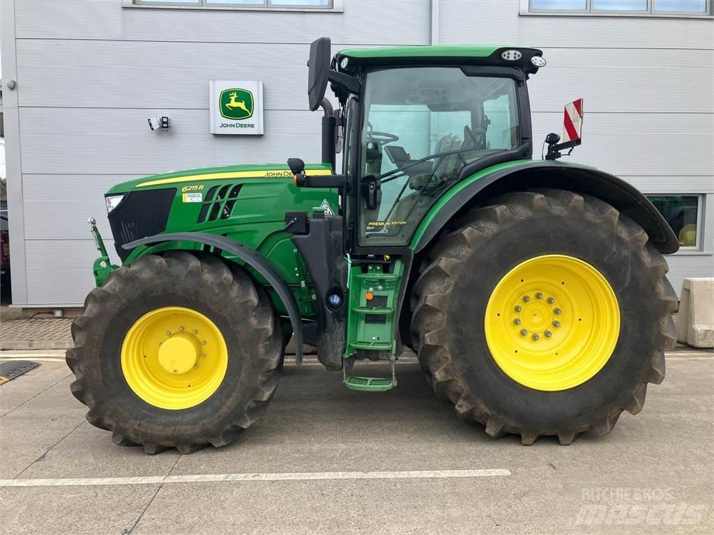 John Deere 6215R Traktory