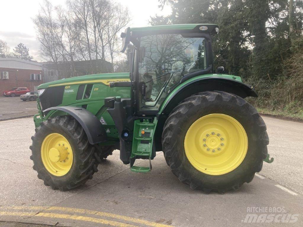 John Deere 6215R Traktory