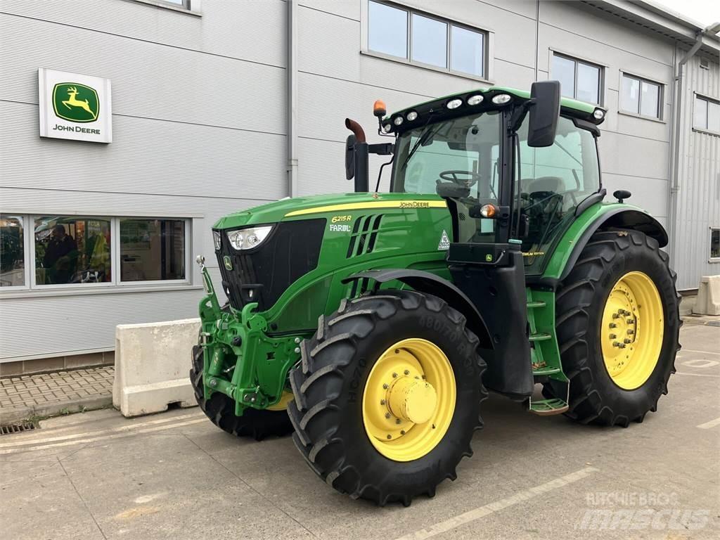 John Deere 6215R Traktory