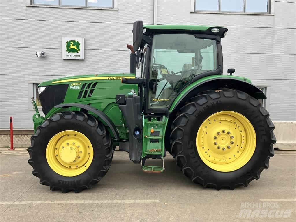 John Deere 6215R Traktory