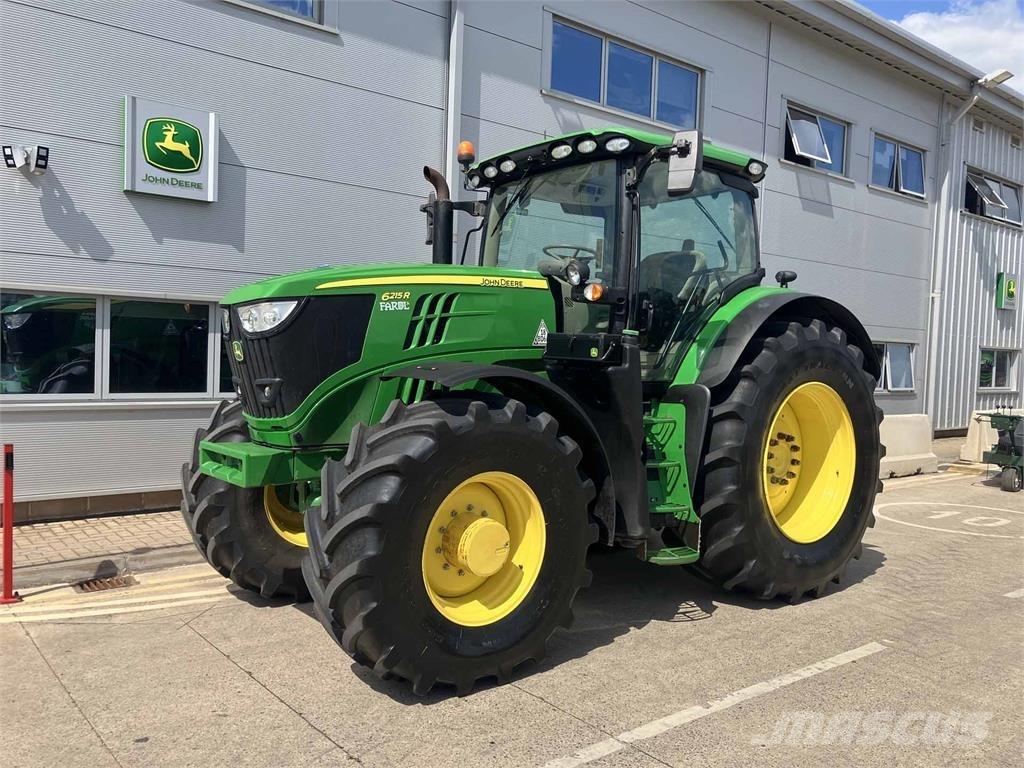 John Deere 6215R Traktory